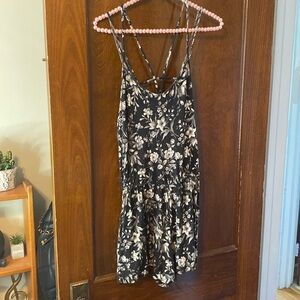 American Eagle soft & sexy black and grey floral romper with pockets 😍😍😍